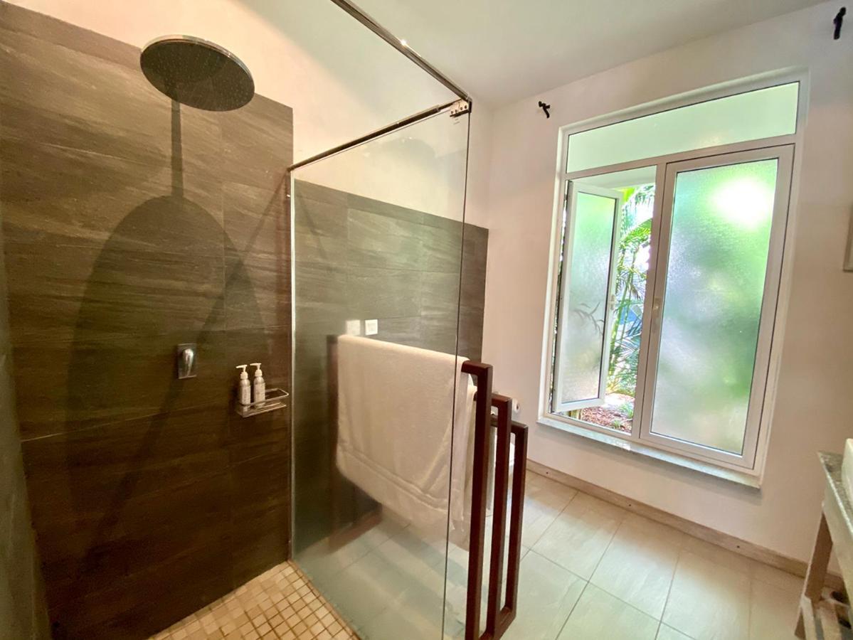 Saffron Villas 迪亚尼海滩 外观 照片